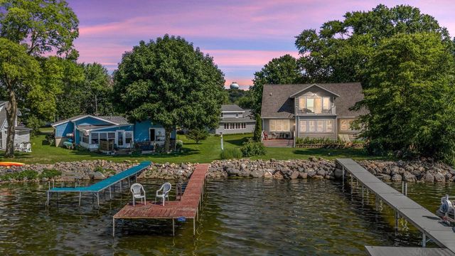 5904 Lake Edge Road, Mcfarland, WI 53558