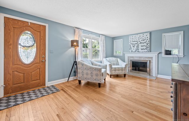 201 Hollister Street, Manchester, CT 06042
