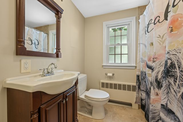 201 Hollister Street, Manchester, CT 06042