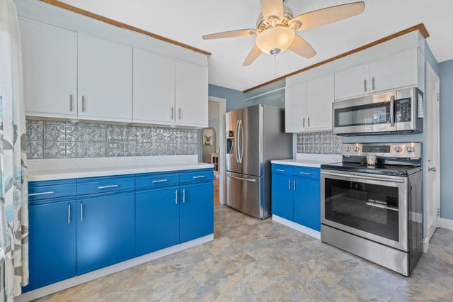 201 Hollister Street, Manchester, CT 06042
