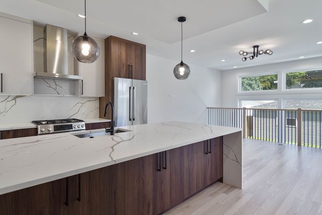 5355 N Melvina Avenue, Chicago, IL 60630