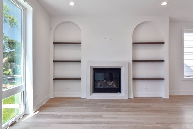 5355 N Melvina Avenue, Chicago, IL 60630