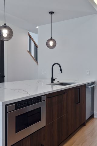 5355 N Melvina Avenue, Chicago, IL 60630