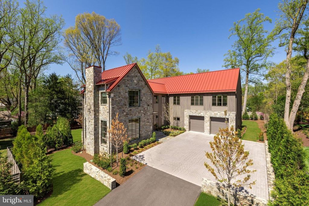 7027 LONGWOOD DR, Bethesda, MD 20817