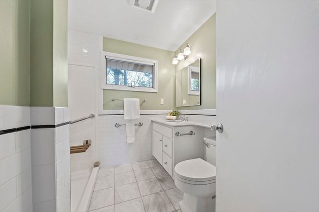 22 Walnut Knls, Canton, MA 02021