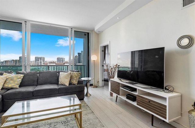 100 Bayview Drive PH31, Sunny Isles Beach, FL 33160