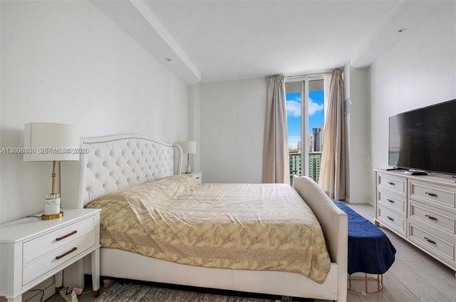 100 Bayview Drive PH31, Sunny Isles Beach, FL 33160