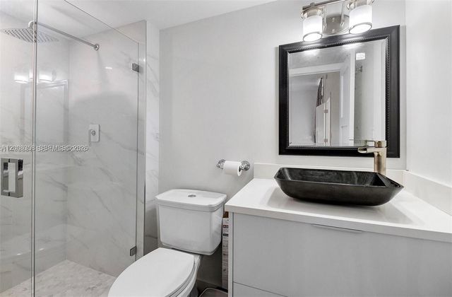 100 Bayview Drive PH31, Sunny Isles Beach, FL 33160