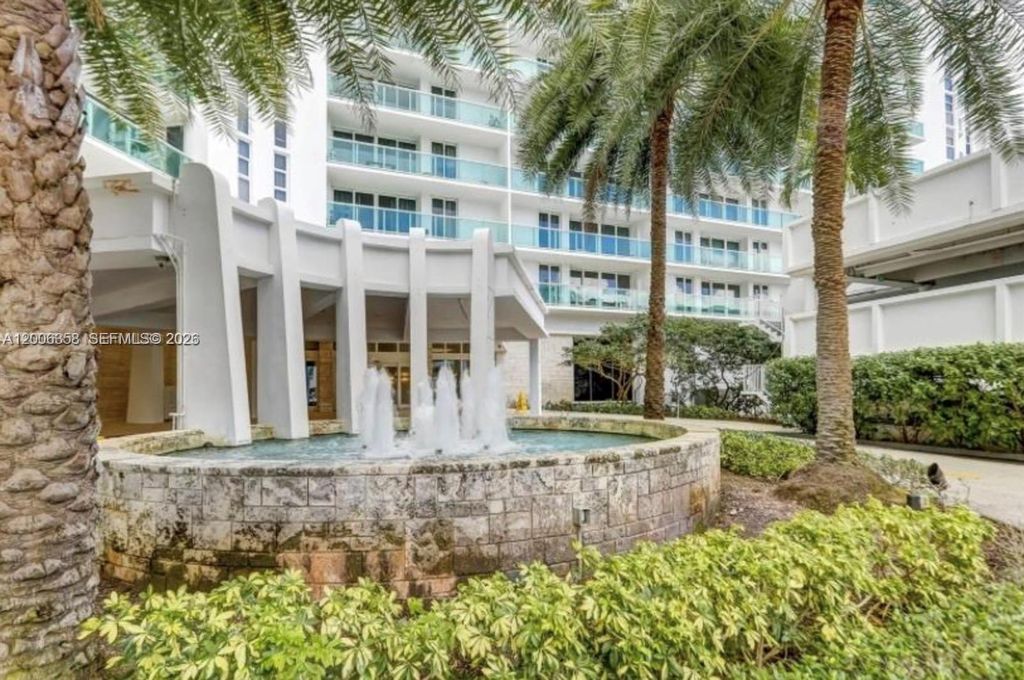 100 Bayview Drive PH31, Sunny Isles Beach, FL 33160