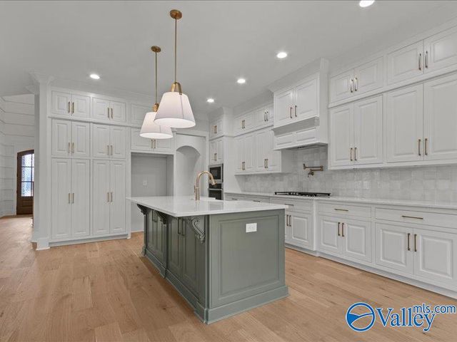 16178 Darby Drive, Athens, AL 35613