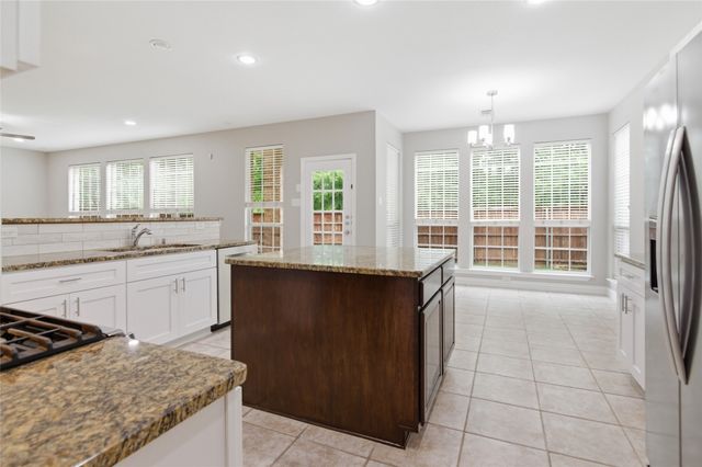 1411 Golf Club Drive, Lantana, TX 76226