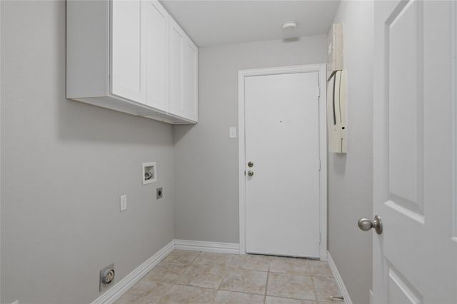 1411 Golf Club Drive, Lantana, TX 76226