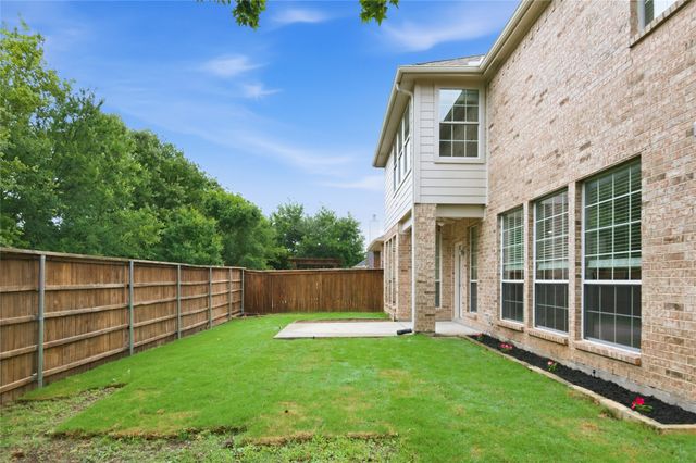 1411 Golf Club Drive, Lantana, TX 76226