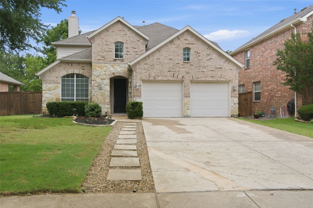 1411 Golf Club Drive, Lantana, TX 76226