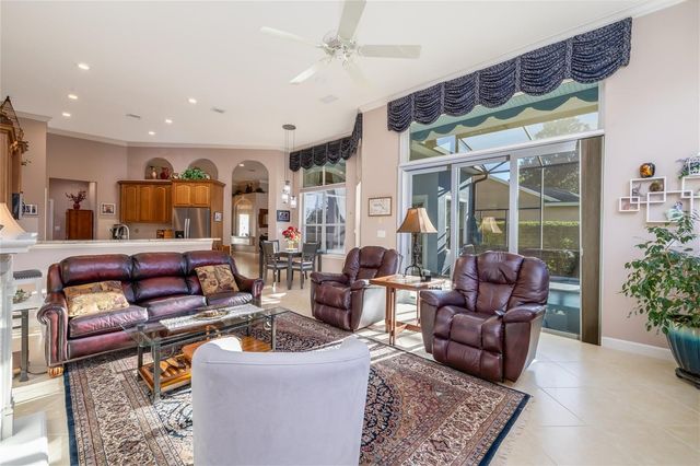 312 W LAKE VICTORIA CIRCLE, Deland, FL 32724