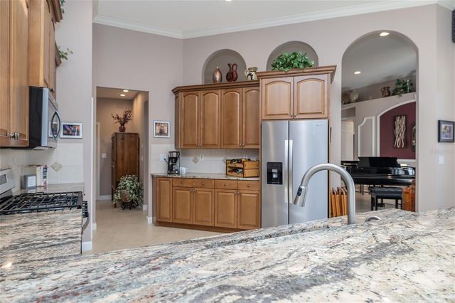 312 W LAKE VICTORIA CIRCLE, Deland, FL 32724