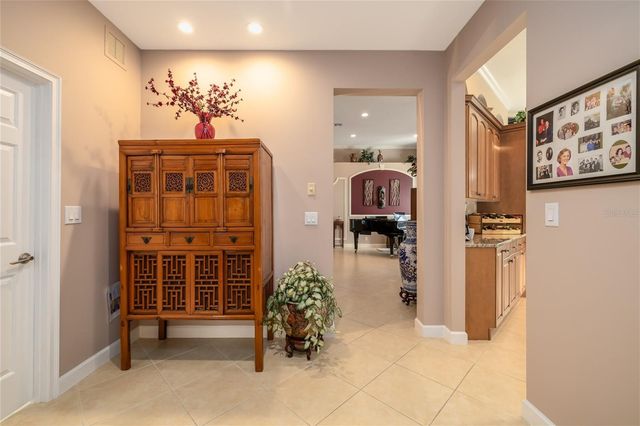 312 W LAKE VICTORIA CIRCLE, Deland, FL 32724