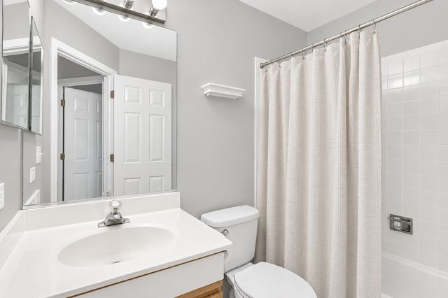 1304 Orleans Drive 1304, Mundelein, IL 60060