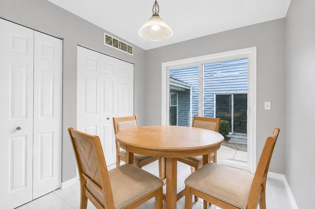 1304 Orleans Drive 1304, Mundelein, IL 60060