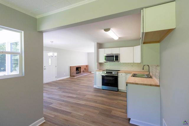 132 Evergreen Street, Warner Robins, GA 31093