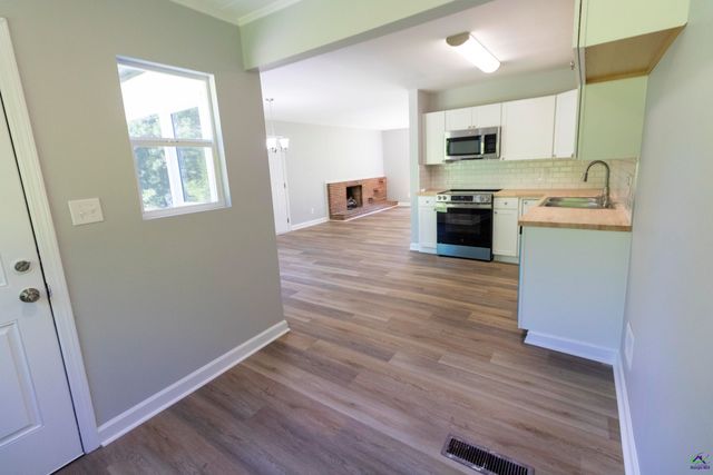 132 Evergreen Street, Warner Robins, GA 31093