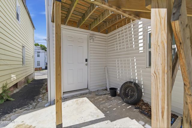 86 14th Street, Troy, NY 12180