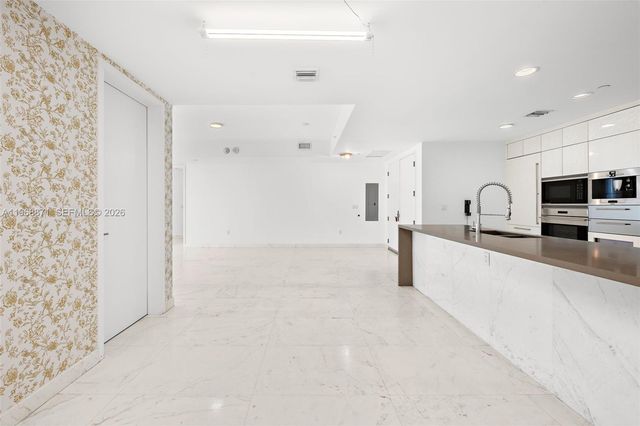 17475 Collins Ave 703, Sunny Isles Beach, FL 33160