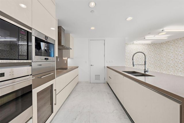 17475 Collins Ave 703, Sunny Isles Beach, FL 33160