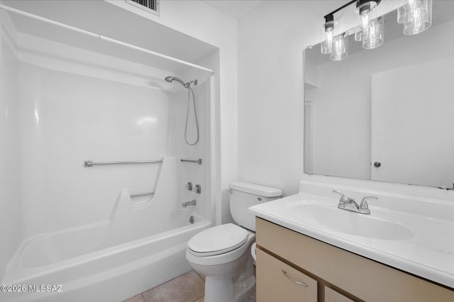 1018 Calle De La Temporada, Green Valley, AZ 85614