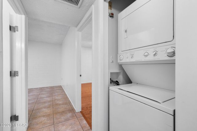 1018 Calle De La Temporada, Green Valley, AZ 85614