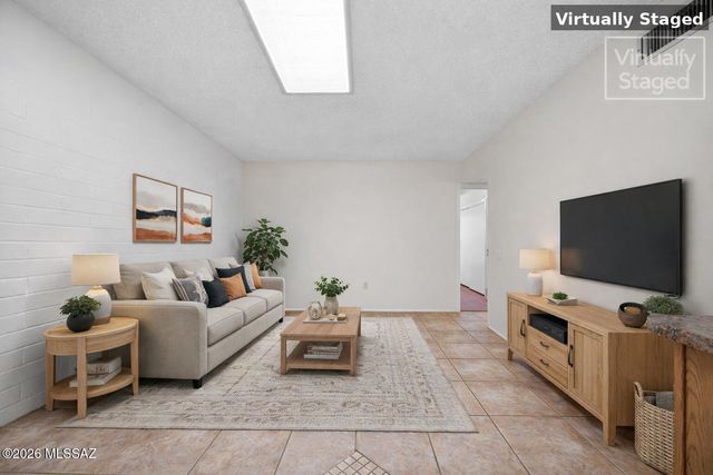 1018 Calle De La Temporada, Green Valley, AZ 85614