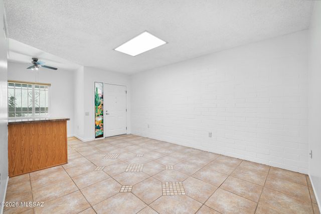 1018 Calle De La Temporada, Green Valley, AZ 85614