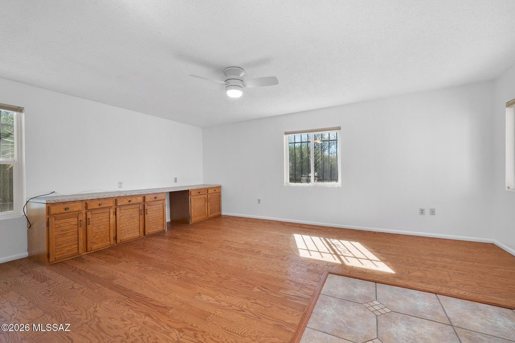 Image 14 of property listing at 1018 Calle De La Temporada, Green Valley, AZ 85614