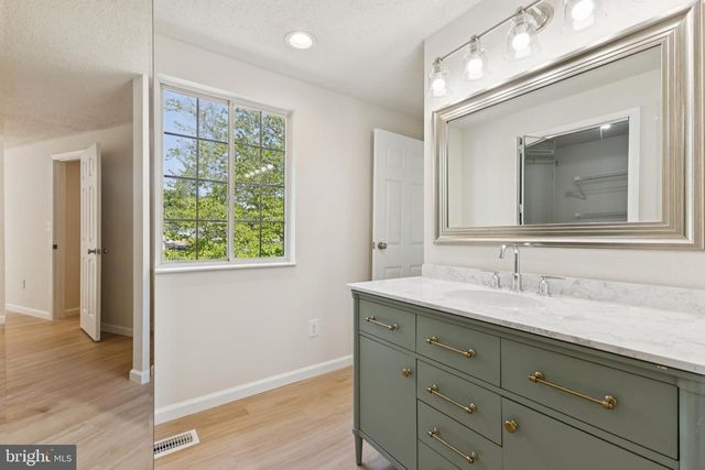 13586 RUSH DR, Woodbridge, VA 22192