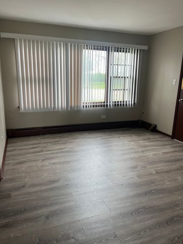 7831 roberts Road 1, Bridgeview, IL 60455