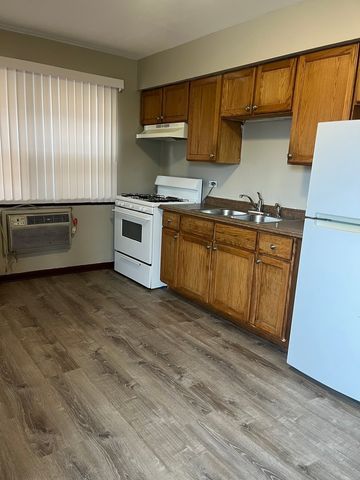 7831 roberts Road 1, Bridgeview, IL 60455