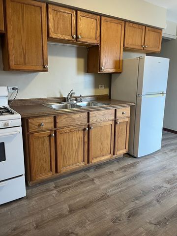 7831 roberts Road 1, Bridgeview, IL 60455