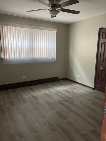 7831 roberts Road 1, Bridgeview, IL 60455