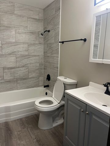 7831 roberts Road 1, Bridgeview, IL 60455