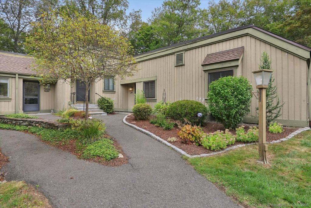 968 Heritage Village D, Southbury, CT 06488