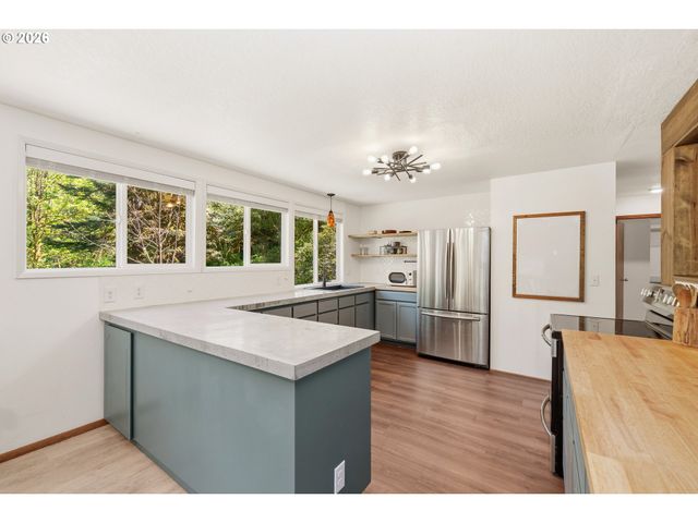 42720 Hidden Springs Dr, Seaside, OR 97138