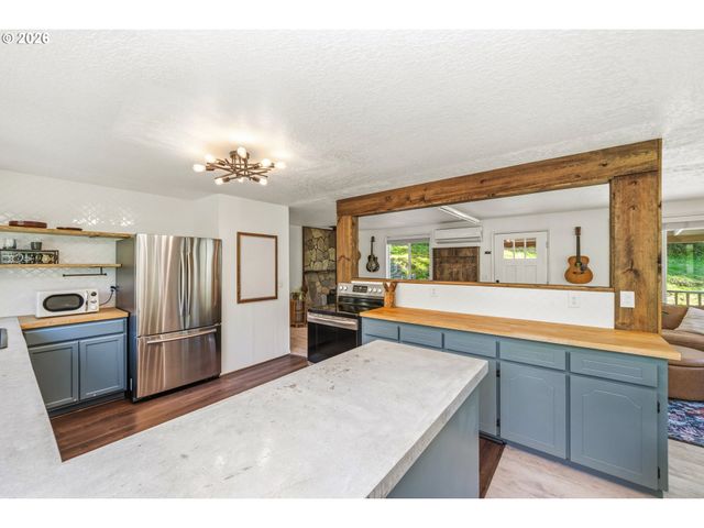 42720 Hidden Springs Dr, Seaside, OR 97138