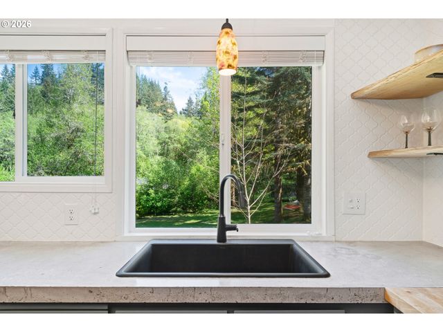 42720 Hidden Springs Dr, Seaside, OR 97138
