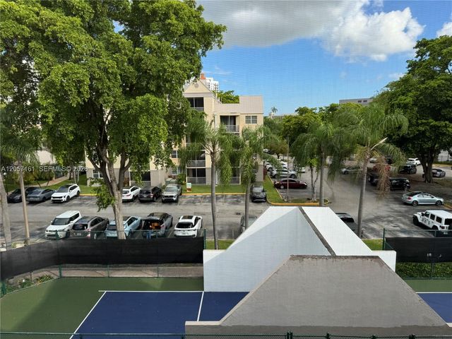8205 Lake Dr 401, Doral, FL 33166