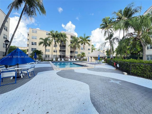 8205 Lake Dr 401, Doral, FL 33166