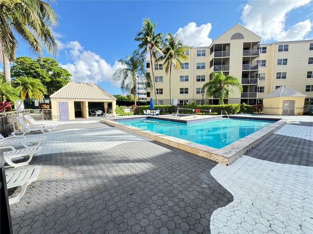 8205 Lake Dr 401, Doral, FL 33166