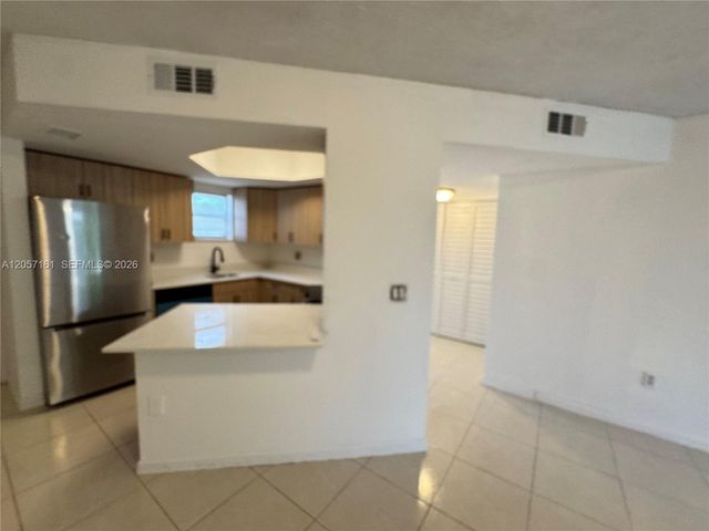 8205 Lake Dr 401, Doral, FL 33166