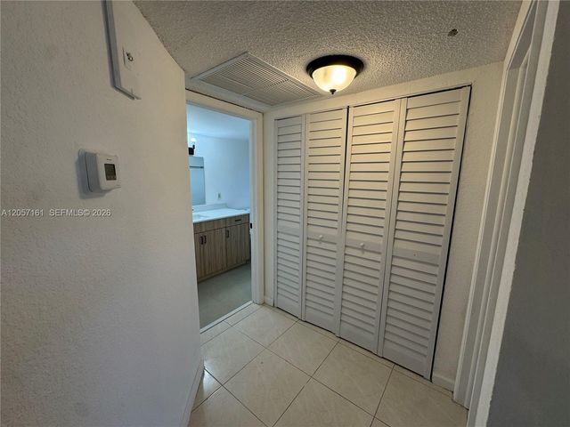 8205 Lake Dr 401, Doral, FL 33166