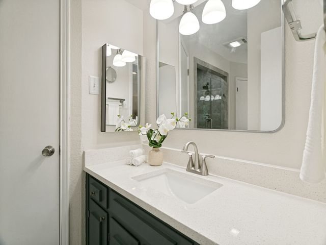 2201 Cambridge Drive, Hurst, TX 76054