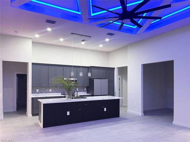 1426 SE 43rd TER, Cape Coral, FL 33904